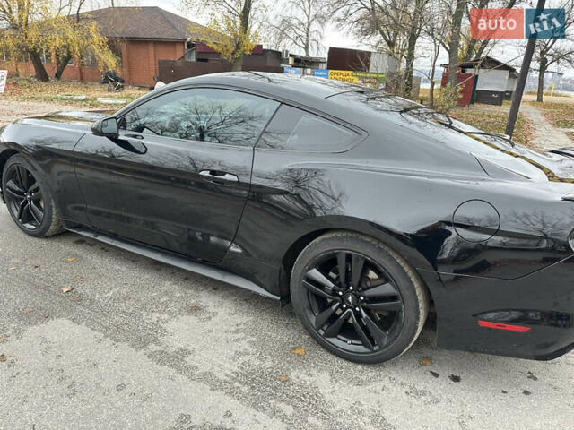 Черный Форд Мустанг, объемом двигателя 2.3 л и пробегом 140 тыс. км за 11777 $, фото 8 на Automoto.ua