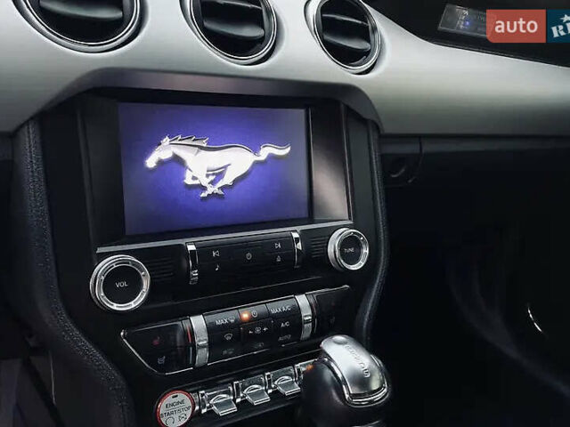 Черный Форд Мустанг, объемом двигателя 2.26 л и пробегом 180 тыс. км за 12000 $, фото 27 на Automoto.ua