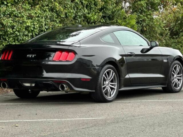 Черный Форд Мустанг, объемом двигателя 5 л и пробегом 70 тыс. км за 8500 $, фото 3 на Automoto.ua