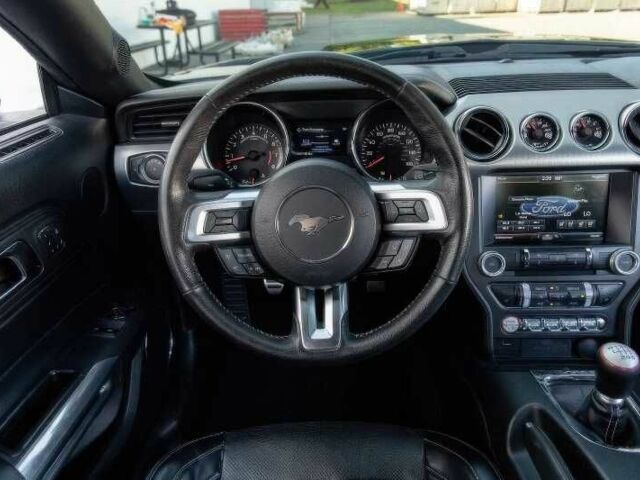 Чорний Форд Мустанг, об'ємом двигуна 5 л та пробігом 121 тис. км за 4500 $, фото 10 на Automoto.ua