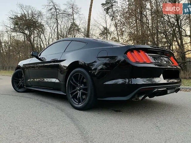 Черный Форд Мустанг, объемом двигателя 2.26 л и пробегом 180 тыс. км за 12000 $, фото 1 на Automoto.ua