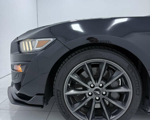 Черный Форд Мустанг, объемом двигателя 2.26 л и пробегом 80 тыс. км за 15000 $, фото 8 на Automoto.ua