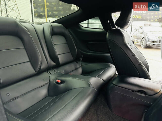 Черный Форд Мустанг, объемом двигателя 2.26 л и пробегом 131 тыс. км за 15300 $, фото 16 на Automoto.ua