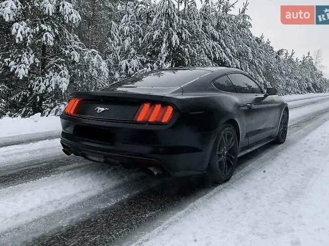Черный Форд Мустанг, объемом двигателя 2.26 л и пробегом 180 тыс. км за 12000 $, фото 53 на Automoto.ua
