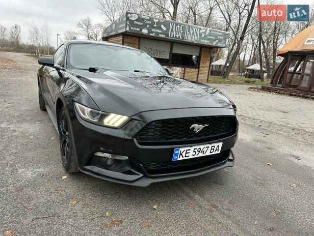 Черный Форд Мустанг, объемом двигателя 2.3 л и пробегом 140 тыс. км за 11777 $, фото 16 на Automoto.ua