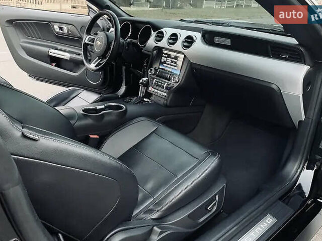 Черный Форд Мустанг, объемом двигателя 2.26 л и пробегом 180 тыс. км за 12000 $, фото 25 на Automoto.ua