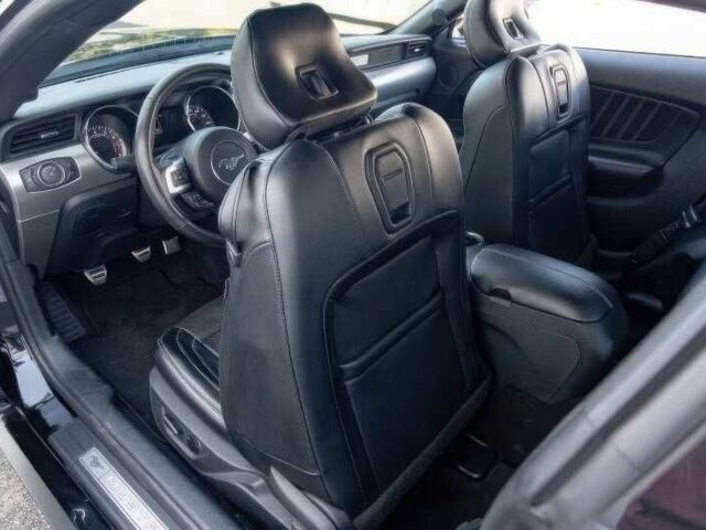 Чорний Форд Мустанг, об'ємом двигуна 5 л та пробігом 121 тис. км за 4500 $, фото 9 на Automoto.ua