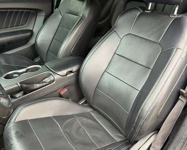 Черный Форд Мустанг, объемом двигателя 2.26 л и пробегом 180 тыс. км за 12000 $, фото 90 на Automoto.ua