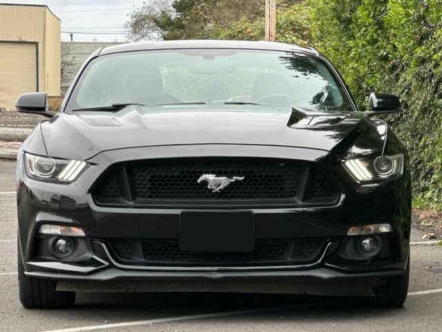 Черный Форд Мустанг, объемом двигателя 5 л и пробегом 70 тыс. км за 8500 $, фото 1 на Automoto.ua