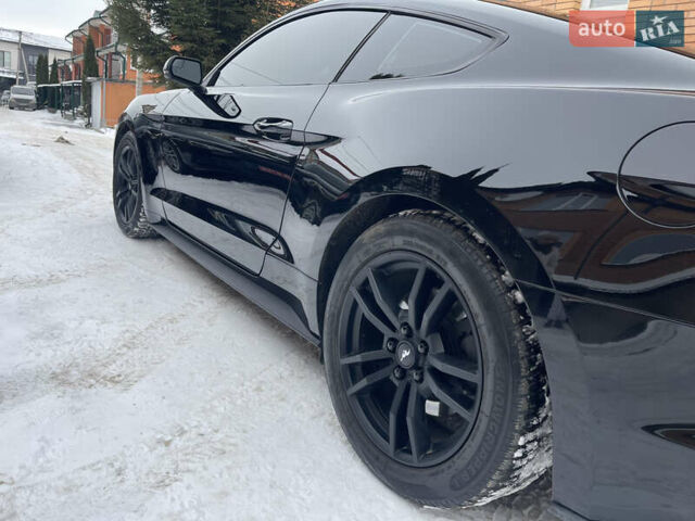 Черный Форд Мустанг, объемом двигателя 2.26 л и пробегом 186 тыс. км за 12900 $, фото 9 на Automoto.ua