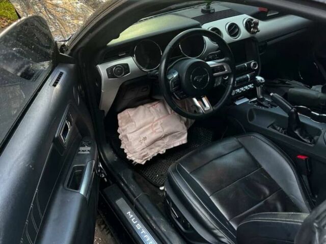 Черный Форд Мустанг, объемом двигателя 2.3 л и пробегом 150 тыс. км за 7499 $, фото 12 на Automoto.ua