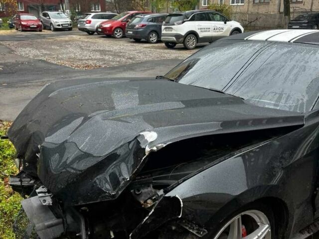 Черный Форд Мустанг, объемом двигателя 2.3 л и пробегом 150 тыс. км за 7499 $, фото 5 на Automoto.ua