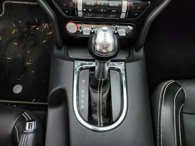 Чорний Форд Мустанг, об'ємом двигуна 5 л та пробігом 71 тис. км за 4400 $, фото 10 на Automoto.ua