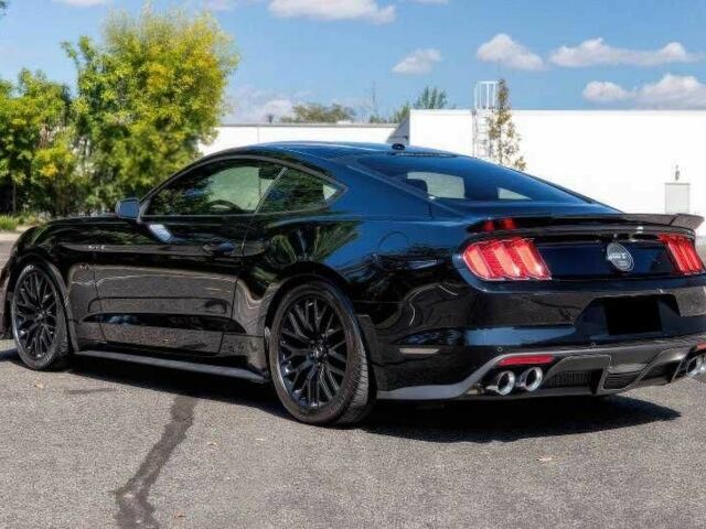 Чорний Форд Мустанг, об'ємом двигуна 5 л та пробігом 121 тис. км за 4500 $, фото 4 на Automoto.ua