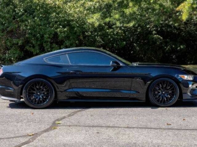 Чорний Форд Мустанг, об'ємом двигуна 5 л та пробігом 121 тис. км за 4500 $, фото 7 на Automoto.ua