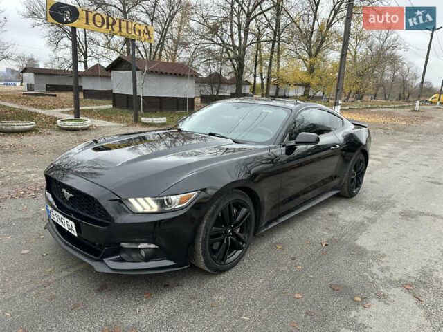 Черный Форд Мустанг, объемом двигателя 2.3 л и пробегом 140 тыс. км за 11777 $, фото 13 на Automoto.ua