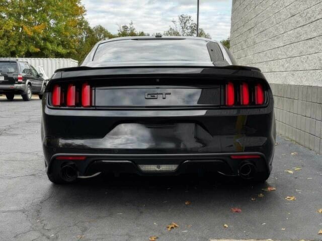 Черный Форд Мустанг, объемом двигателя 5 л и пробегом 72 тыс. км за 6100 $, фото 5 на Automoto.ua