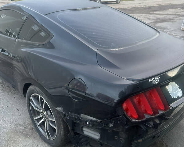 Черный Форд Мустанг, объемом двигателя 2.26 л и пробегом 193 тыс. км за 9000 $, фото 3 на Automoto.ua