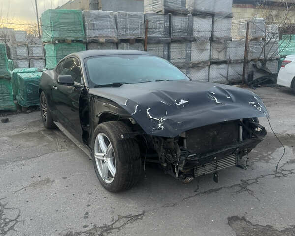 Черный Форд Мустанг, объемом двигателя 2.26 л и пробегом 193 тыс. км за 9000 $, фото 1 на Automoto.ua