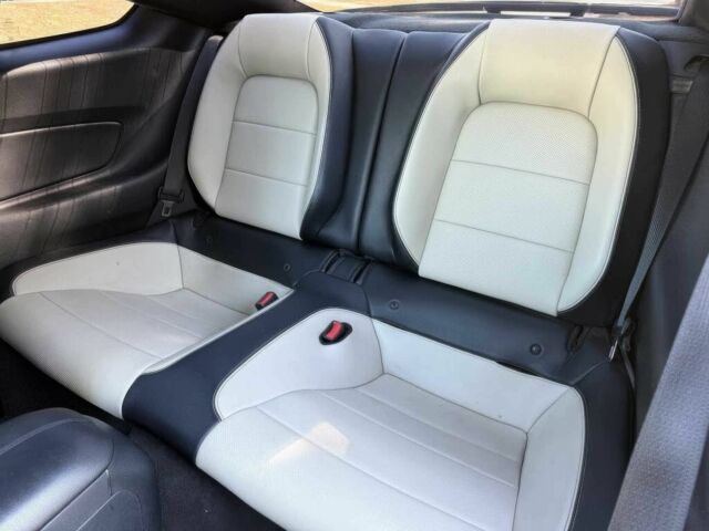 Черный Форд Мустанг, объемом двигателя 5 л и пробегом 71 тыс. км за 7500 $, фото 13 на Automoto.ua