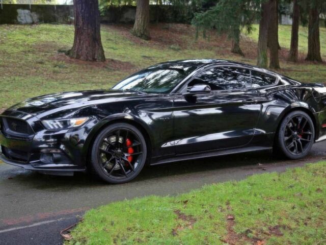 Черный Форд Мустанг, объемом двигателя 5 л и пробегом 73 тыс. км за 6100 $, фото 7 на Automoto.ua