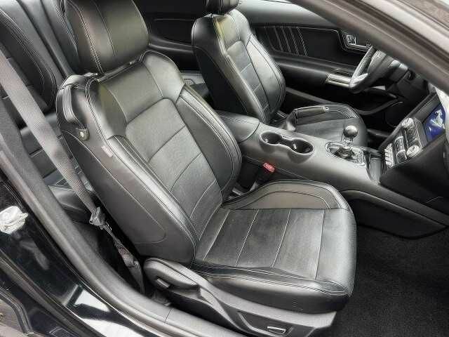 Черный Форд Мустанг, объемом двигателя 5 л и пробегом 98 тыс. км за 11000 $, фото 19 на Automoto.ua