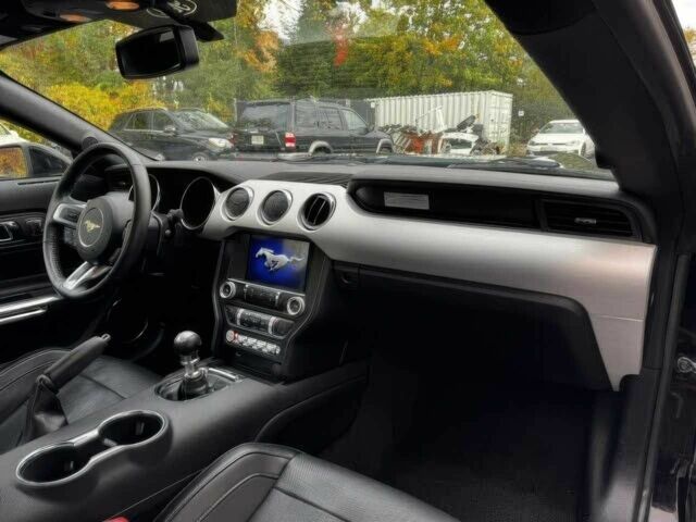 Черный Форд Мустанг, объемом двигателя 5 л и пробегом 72 тыс. км за 6100 $, фото 12 на Automoto.ua