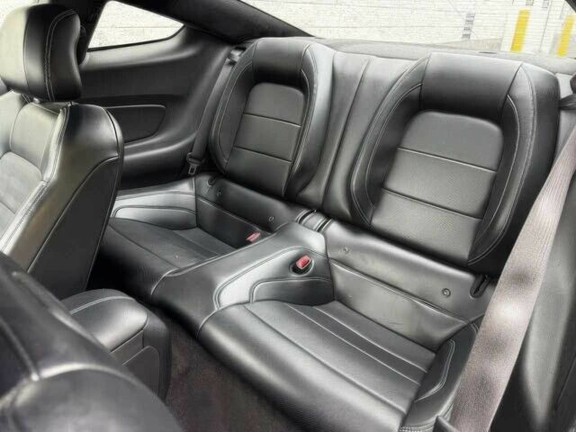 Черный Форд Мустанг, объемом двигателя 5 л и пробегом 72 тыс. км за 6100 $, фото 14 на Automoto.ua