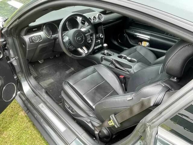 Чорний Форд Мустанг, об'ємом двигуна 5 л та пробігом 26 тис. км за 10600 $, фото 5 на Automoto.ua