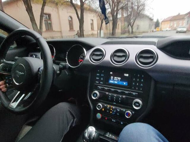 Черный Форд Мустанг, объемом двигателя 2.3 л и пробегом 80 тыс. км за 20500 $, фото 7 на Automoto.ua