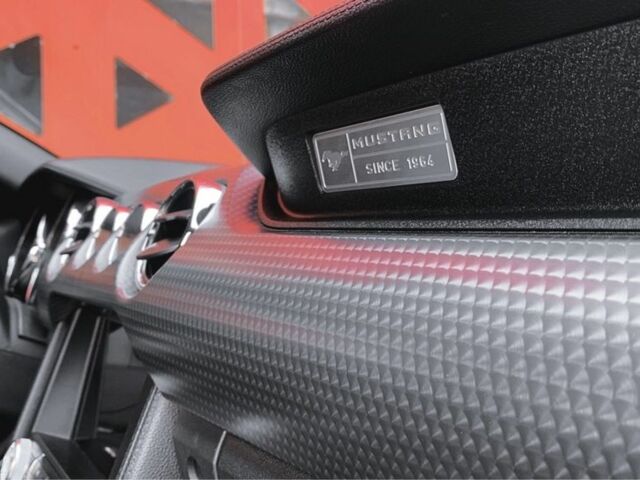 Черный Форд Мустанг, объемом двигателя 0 л и пробегом 1 тыс. км за 20400 $, фото 17 на Automoto.ua