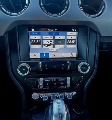 Чорний Форд Мустанг, об'ємом двигуна 2.26 л та пробігом 135 тис. км за 15650 $, фото 11 на Automoto.ua