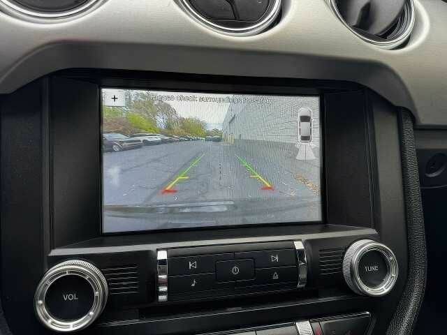 Черный Форд Мустанг, объемом двигателя 5 л и пробегом 98 тыс. км за 11000 $, фото 14 на Automoto.ua