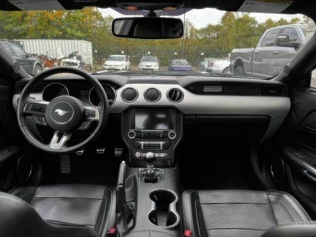 Черный Форд Мустанг, объемом двигателя 5 л и пробегом 98 тыс. км за 11000 $, фото 16 на Automoto.ua