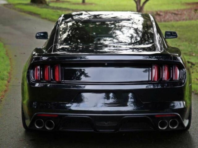 Черный Форд Мустанг, объемом двигателя 5 л и пробегом 73 тыс. км за 6100 $, фото 5 на Automoto.ua