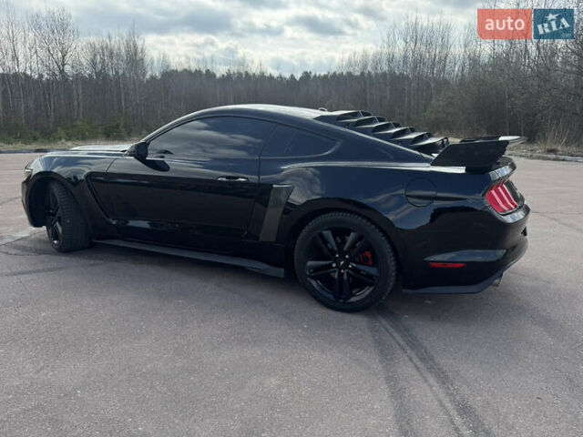 Черный Форд Мустанг, объемом двигателя 2.26 л и пробегом 145 тыс. км за 16000 $, фото 4 на Automoto.ua