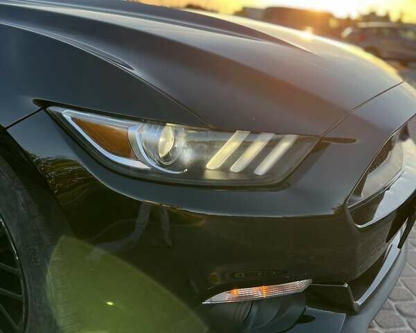 Черный Форд Мустанг, объемом двигателя 2.3 л и пробегом 106 тыс. км за 20000 $, фото 9 на Automoto.ua