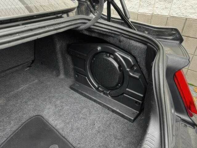 Черный Форд Мустанг, объемом двигателя 5 л и пробегом 98 тыс. км за 11000 $, фото 18 на Automoto.ua