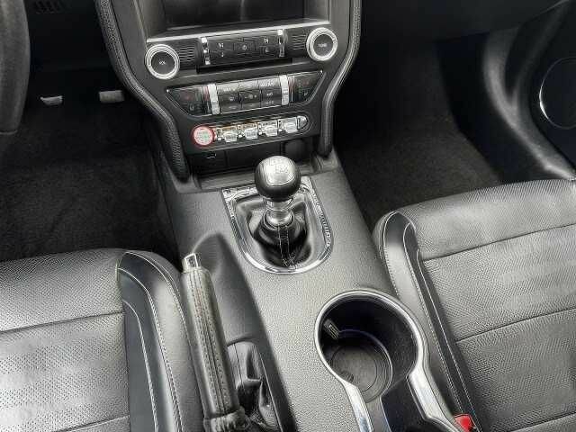 Черный Форд Мустанг, объемом двигателя 5 л и пробегом 98 тыс. км за 11000 $, фото 17 на Automoto.ua