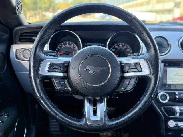 Черный Форд Мустанг, объемом двигателя 5 л и пробегом 71 тыс. км за 7500 $, фото 9 на Automoto.ua