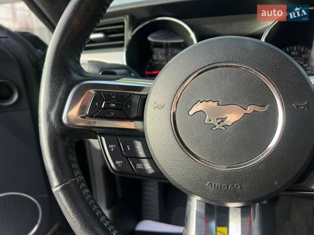 Черный Форд Мустанг, объемом двигателя 2.26 л и пробегом 135 тыс. км за 15800 $, фото 15 на Automoto.ua