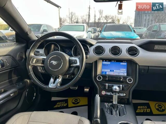 Черный Форд Мустанг, объемом двигателя 2.26 л и пробегом 135 тыс. км за 15800 $, фото 13 на Automoto.ua