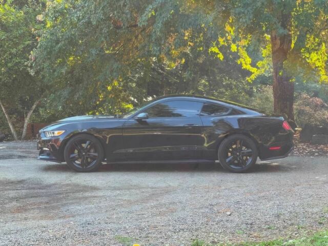 Чорний Форд Мустанг, об'ємом двигуна 2.3 л та пробігом 70 тис. км за 3350 $, фото 4 на Automoto.ua