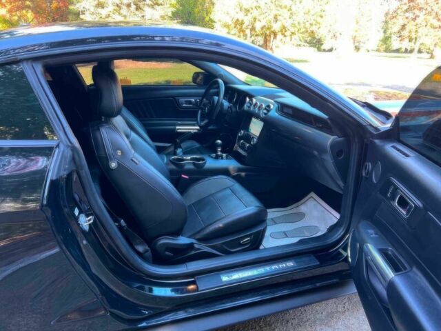 Чорний Форд Мустанг, об'ємом двигуна 2.3 л та пробігом 70 тис. км за 3350 $, фото 8 на Automoto.ua