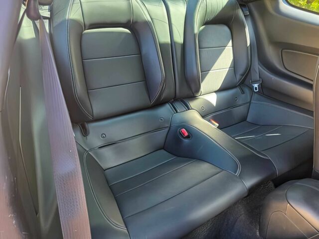 Чорний Форд Мустанг, об'ємом двигуна 2.3 л та пробігом 61 тис. км за 8900 $, фото 14 на Automoto.ua