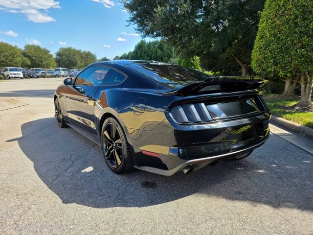 Чорний Форд Мустанг, об'ємом двигуна 2.3 л та пробігом 61 тис. км за 8900 $, фото 5 на Automoto.ua