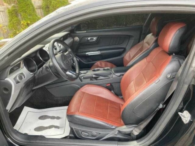 Чорний Форд Мустанг, об'ємом двигуна 5 л та пробігом 150 тис. км за 9000 $, фото 8 на Automoto.ua