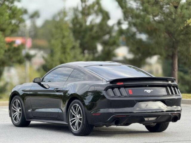 Чорний Форд Мустанг, об'ємом двигуна 2.3 л та пробігом 67 тис. км за 4900 $, фото 4 на Automoto.ua