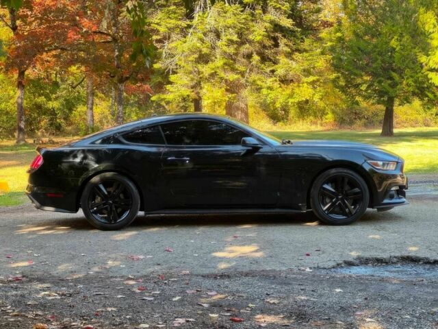 Чорний Форд Мустанг, об'ємом двигуна 2.3 л та пробігом 70 тис. км за 3350 $, фото 3 на Automoto.ua