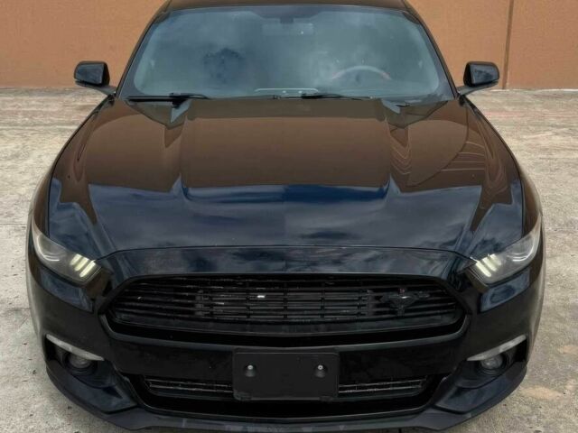 Черный Форд Мустанг, объемом двигателя 2.3 л и пробегом 63 тыс. км за 12300 $, фото 1 на Automoto.ua